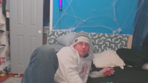 Snapshot of djcloudy22223 chatting on December 11, 8:36 am djcloudy22223 online show from December 11, 8:36 am