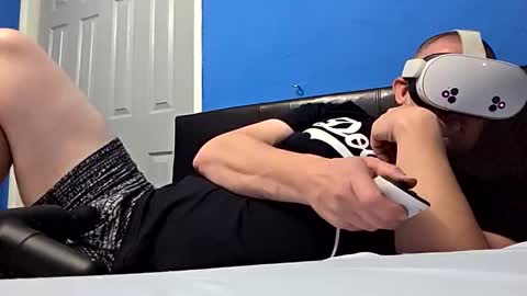 Snapshot of djcloudy22223 chatting on November 18, 8:52 am djcloudy22223 online show from November 18, 8:52 am