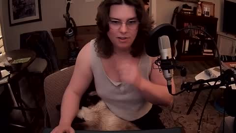 Snapshot of djentslut chatting on December 4, 12:52 am djentslut online show from December 4, 12:52 am