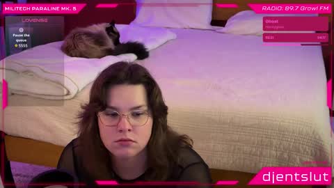 djentslut online show from March 7, 2:08 am