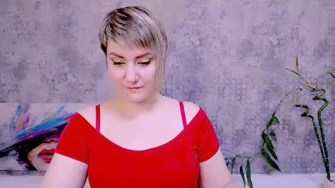 Snapshot of djullia chatting on October 31, 8:26 am djullia online show from October 31, 8:26 am