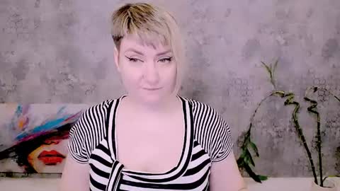 djullia online show from April 11, 8:07 am