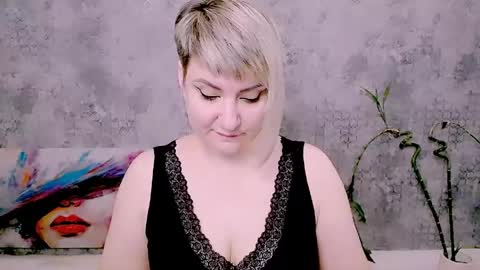 Snapshot of djullia chatting on June 6, 5:23 am djullia online show from June 6, 5:23 am