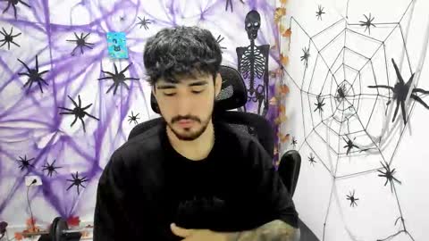 Snapshot of dmitrisanders1 chatting on December 16, 1:21 am Maybe in pvt online show from December 16, 1:21 am