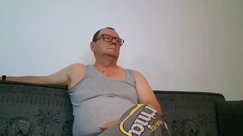 Snapshot of dobrybogdan chatting on November 23, 5:02 pm dobrybogdan online show from November 23, 5:02 pm