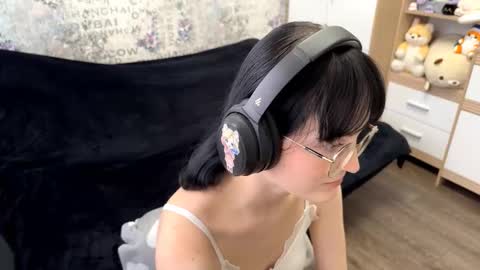 Snapshot of dodiebabikian chatting on September 12, 12:05 pm Annie PVT IS OPEN online show from September 12, 12:05 pm