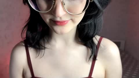 Snapshot of dodiebabikian chatting on May 7, 9:20 pm Annie PVT IS OPEN online show from May 7, 9:20 pm