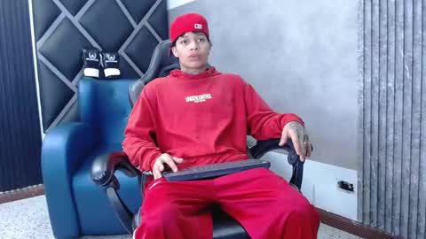 Snapshot of dogan_renz0 chatting on February 6, 7:39 pm Dogan online show from February 6, 7:39 pm