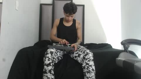 Snapshot of dogan_renz0 chatting on March 26, 8:58 pm Dogan online show from March 26, 8:58 pm
