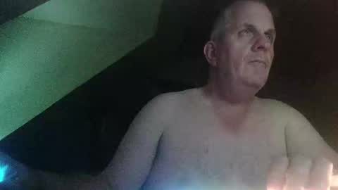 Snapshot of doggy2629 chatting on October 25, 6:54 am doggy2629 online show from October 25, 6:54 am