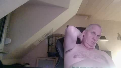 Snapshot of doggy2629 chatting on November 15, 4:25 pm doggy2629 online show from November 15, 4:25 pm