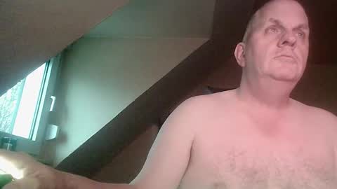 Snapshot of doggy2629 chatting on November 16, 7:14 am doggy2629 online show from November 16, 7:14 am