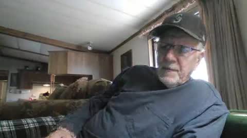 Snapshot of doingmyself69 chatting on February 26, 9:25 pm doingmyself69 online show from February 26, 9:25 pm