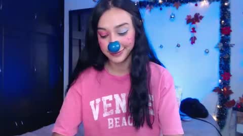 Snapshot of dolceclown_ chatting on December 4, 10:08 pm dolceclown_ online show from December 4, 10:08 pm