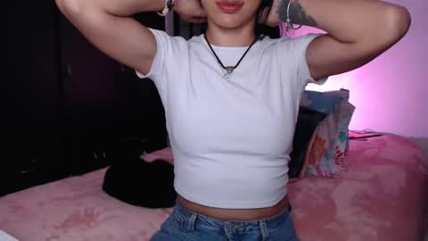 Snapshot of dolceclown_ chatting on February 26, 5:20 am dolceclown_ online show from February 26, 5:20 am