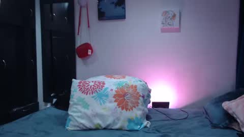 Snapshot of dolceclown_ chatting on September 11, 3:28 am dolceclown_ online show from September 11, 3:28 am