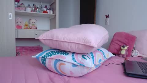 Dolcevainin online show from November 29, 3:59 pm