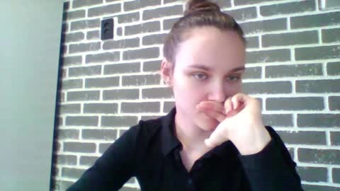 Snapshot of dolcezza_ chatting on April 9, 11:04 am dolcezza_ online show from April 9, 11:04 am