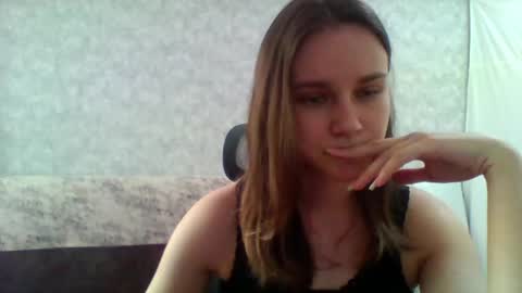 Snapshot of dolcezza_ chatting on May 6, 10:42 am dolcezza_ online show from May 6, 10:42 am