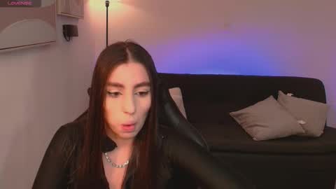 Snapshot of dolcieelliot chatting on October 21, 9:15 pm Dolcie online show from October 21, 9:15 pm