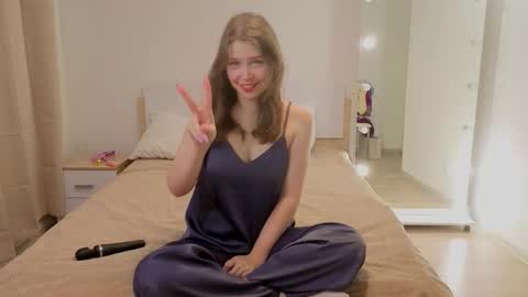 Snapshot of doll_ball chatting on February 21, 6:53 pm Ann online show from February 21, 6:53 pm