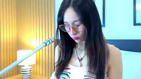 Snapshot of doll_bella_ chatting on July 7, 7:40 pm Bella online show from July 7, 7:40 pm