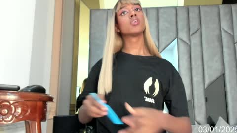 Snapshot of doll_isaa chatting on January 3, 4:06 pm ISA DOLL online show from January 3, 4:06 pm