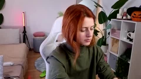 Your doll Lesli online show from October 19, 9:21 am