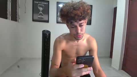 DollarHot30 online show from February 17, 10:12 am