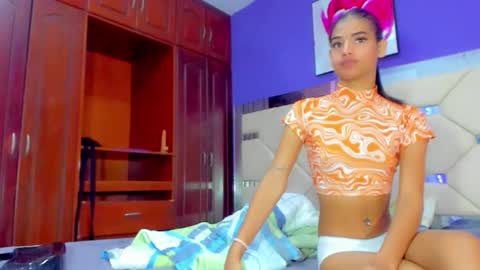 Snapshot of dollcute_latin chatting on February 25, 11:31 am dollcute_latin online show from February 25, 11:31 am