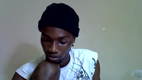 dolleyesmodal1 online show from October 6, 5:43 pm