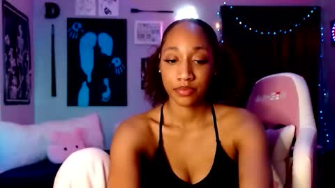 Snapshot of dollfacebeauty_x chatting on March 28, 2:44 am Princess DollfaceBeauty online show from March 28, 2:44 am