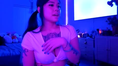 DOLLLFACE online show from February 19, 4:55 am