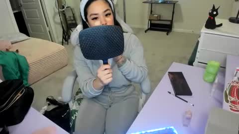 DOLLLFACE online show from December 5, 2:20 am