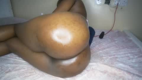 dollqueen_ online show from September 10, 12:38 pm