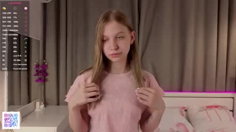 Emilia online show from October 18, 6:08 pm