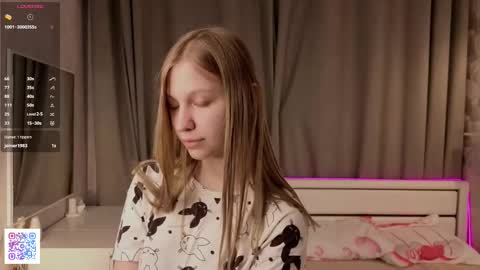 Emilia online show from October 23, 6:17 pm