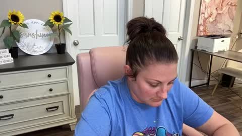 Snapshot of dollydimplez chatting on February 27, 9:25 pm Dolly online show from February 27, 9:25 pm