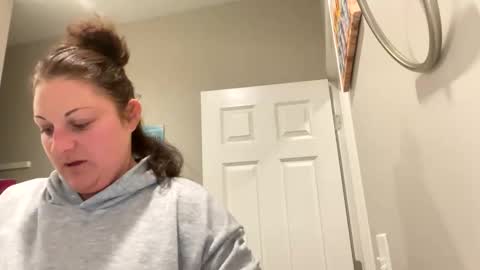 Snapshot of dollydimplez chatting on March 2, 4:10 pm Dolly online show from March 2, 4:10 pm