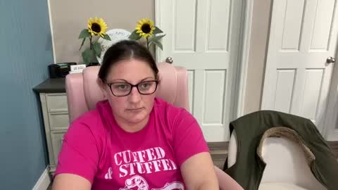 Snapshot of dollydimplez chatting on March 6, 11:31 pm Dolly online show from March 6, 11:31 pm