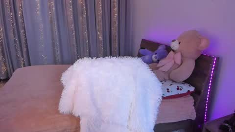 Snapshot of dollyiaa chatting on June 4, 1:28 pm Dollya online show from June 4, 1:28 pm