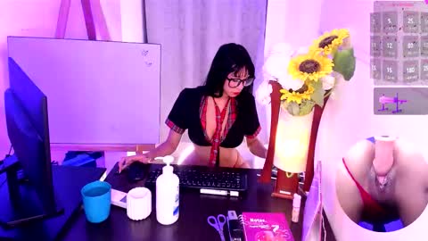 Snapshot of dollymae_ chatting on March 8, 4:49 am Mae online show from March 8, 4:49 am