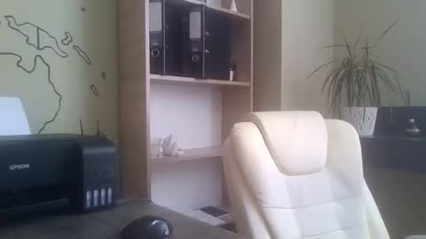 Snapshot of dollyroma chatting on November 24, 9:53 am DollyRoma online show from November 24, 9:53 am