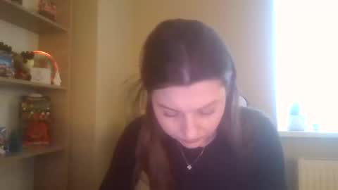 Snapshot of dollyroma chatting on December 18, 9:59 am DollyRoma online show from December 18, 9:59 am