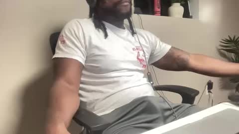 Snapshot of dolo1645 chatting on September 22, 9:17 pm Dolo online show from September 22, 9:17 pm