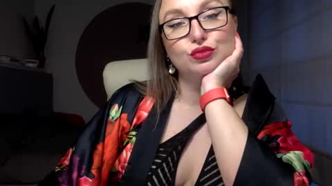Snapshot of dom_mummy chatting on October 17, 5:32 am DOM MUMMY online show from October 17, 5:32 am