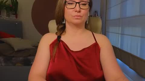 DOM MUMMY online show from April 2, 2:15 pm