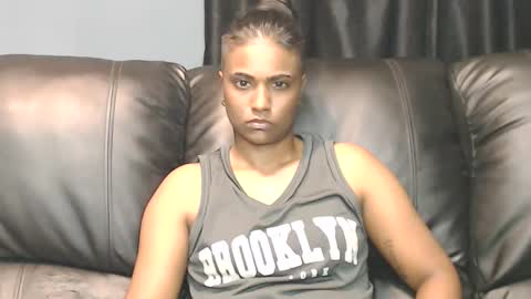 Snapshot of dominate_stud chatting on December 16, 10:26 pm dominate_stud online show from December 16, 10:26 pm