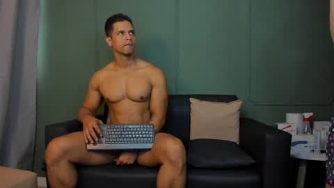 Dominc berry online show from June 12, 12:37 pm