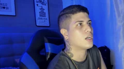 Snapshot of dominic_connor chatting on February 11, 3:33 am DOMI online show from February 11, 3:33 am